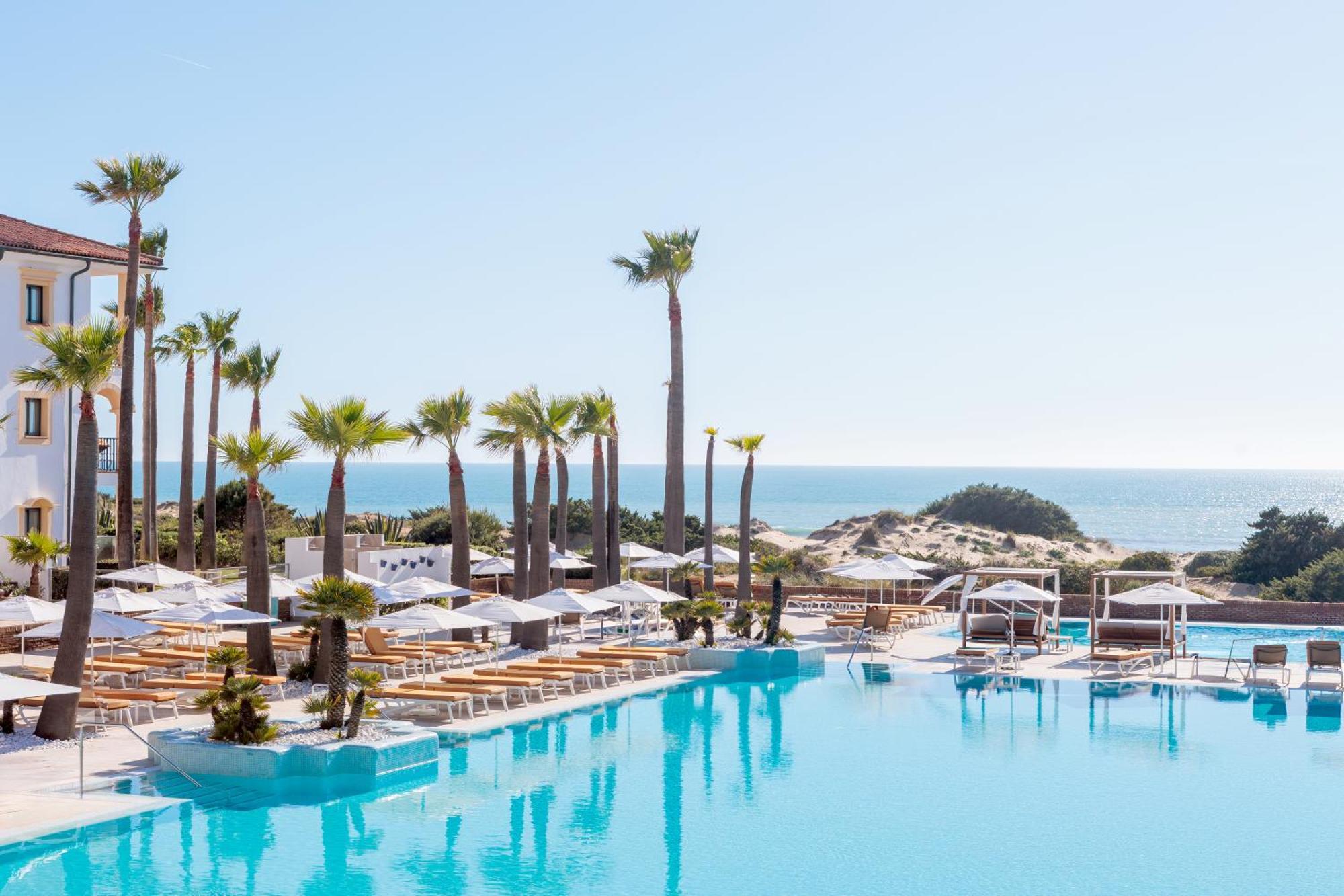 מלון צ'יקלנה דה לה פרונטרה Iberostar Selection Andalucia Playa מראה חיצוני תמונה The resort's main pool